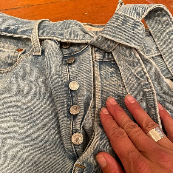 Levi's Rib Cage Jeans with Belt size 28 - Picture 7 of 10